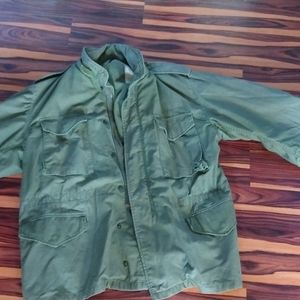 M65 OD green large regular field jacket. Vintage.